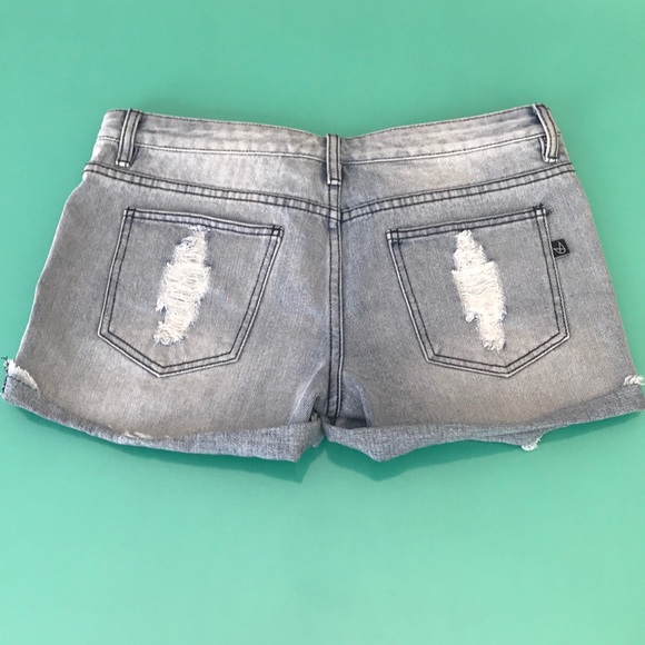 Mink Pink jean shorts - Picture 3 of 8